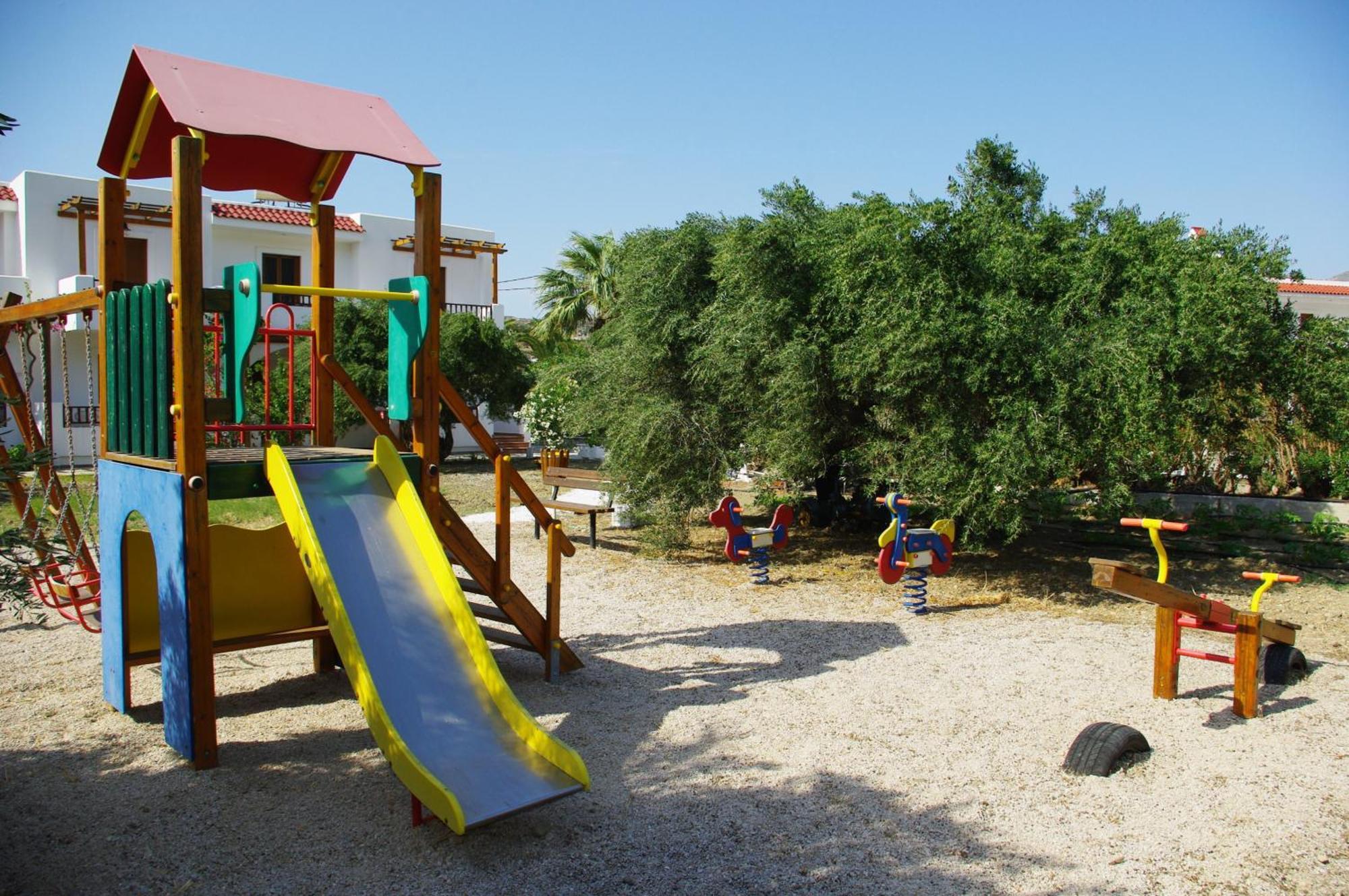 קרפאטוס Astron Hotel מראה חיצוני תמונה