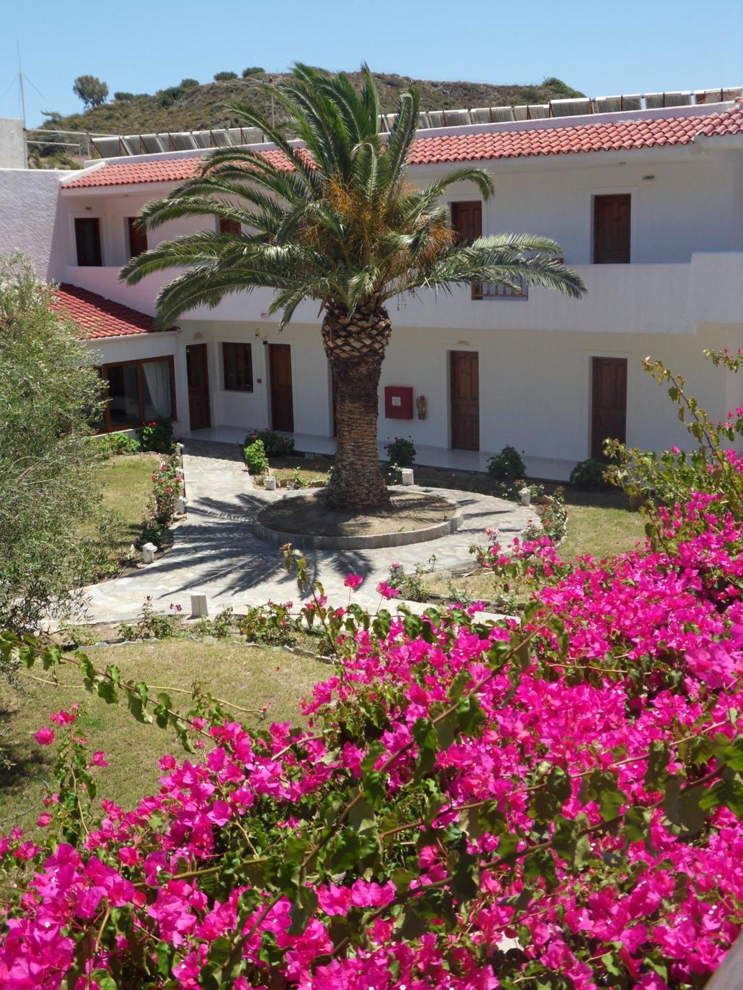 קרפאטוס Astron Hotel מראה חיצוני תמונה