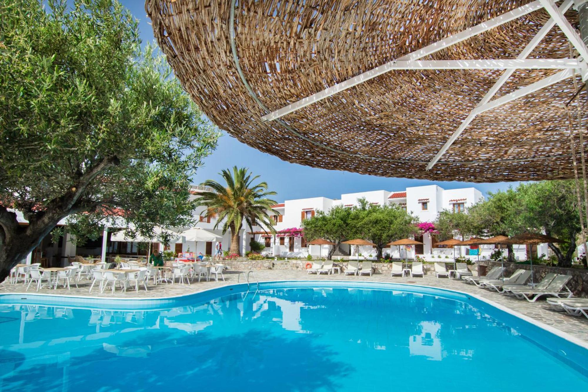 קרפאטוס Astron Hotel מראה חיצוני תמונה