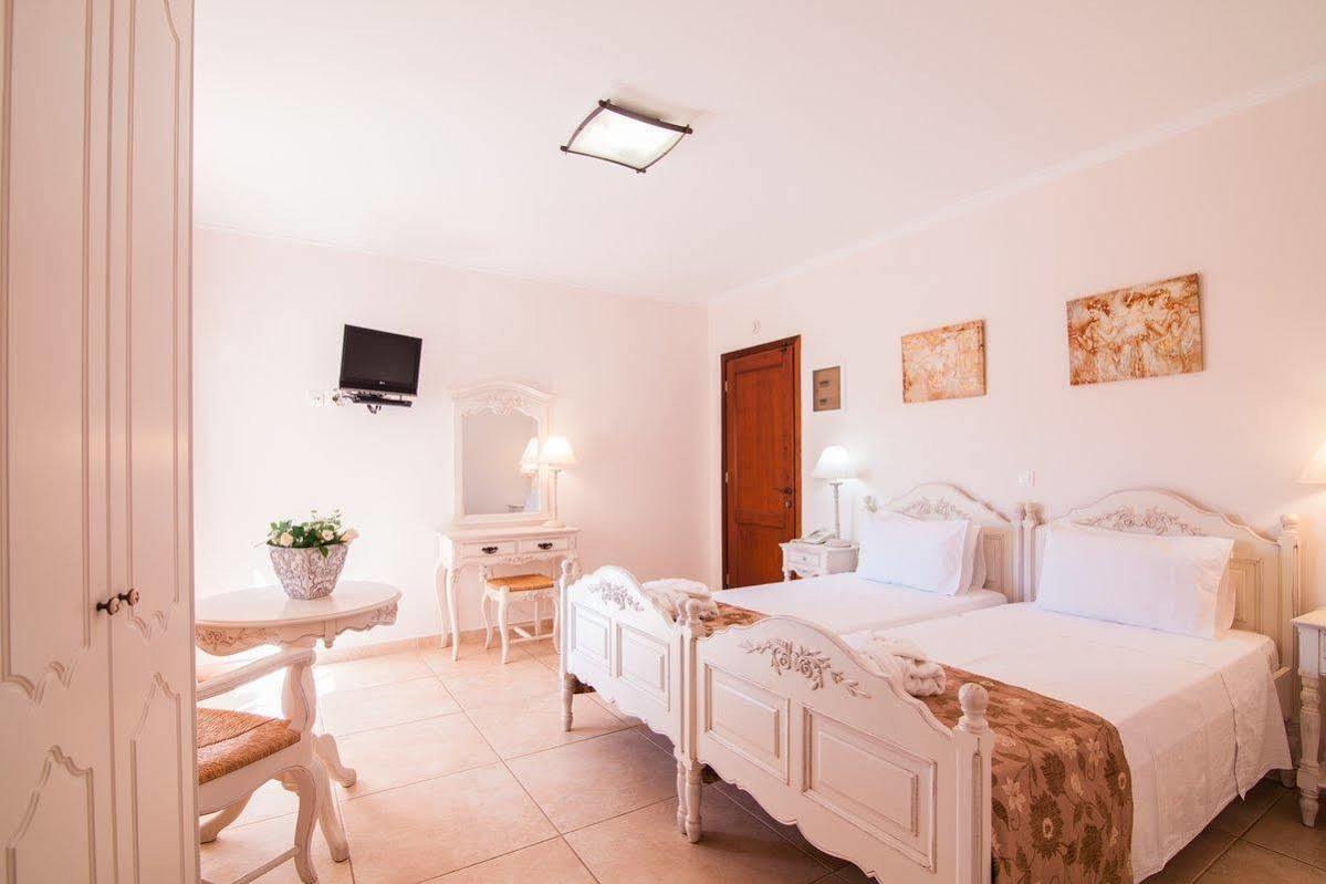 קרפאטוס Astron Hotel מראה חיצוני תמונה